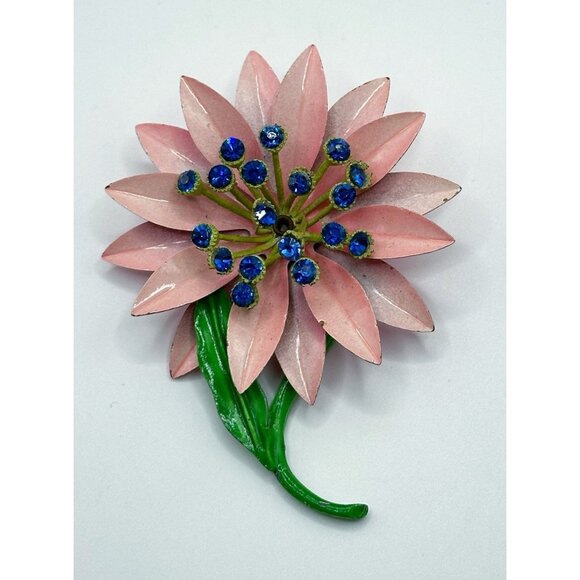 Vintage Enameled Flower With Blue Stamens Pin Brooch - Picture 1 of 2